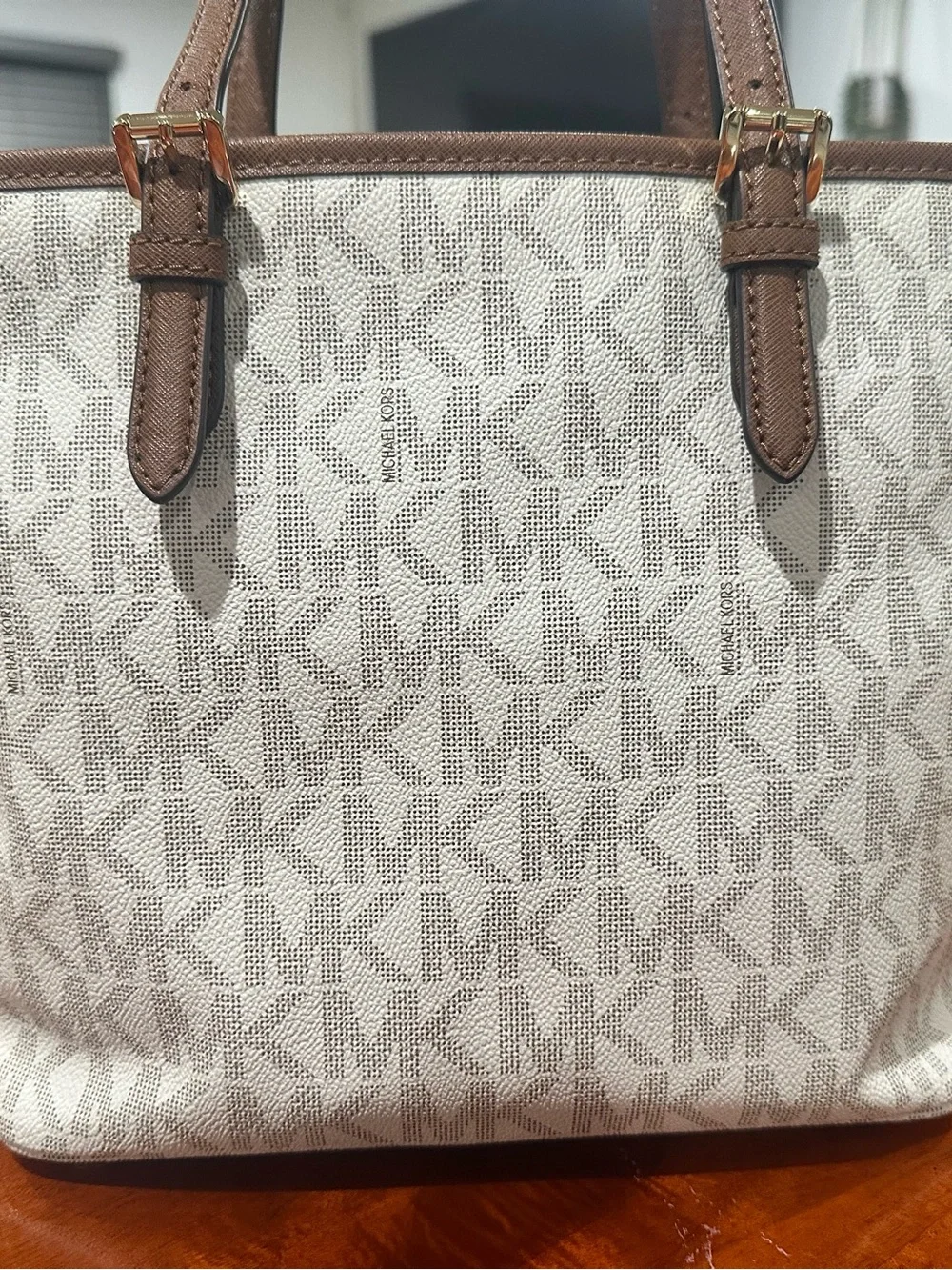 ✨ Michael Kors Jet Set Medium Signature Tote - Vanilla - Picture 2 of 7